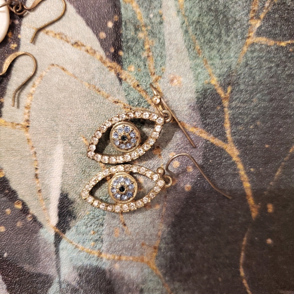 Assorted Jewelry - Picture 4 of 9